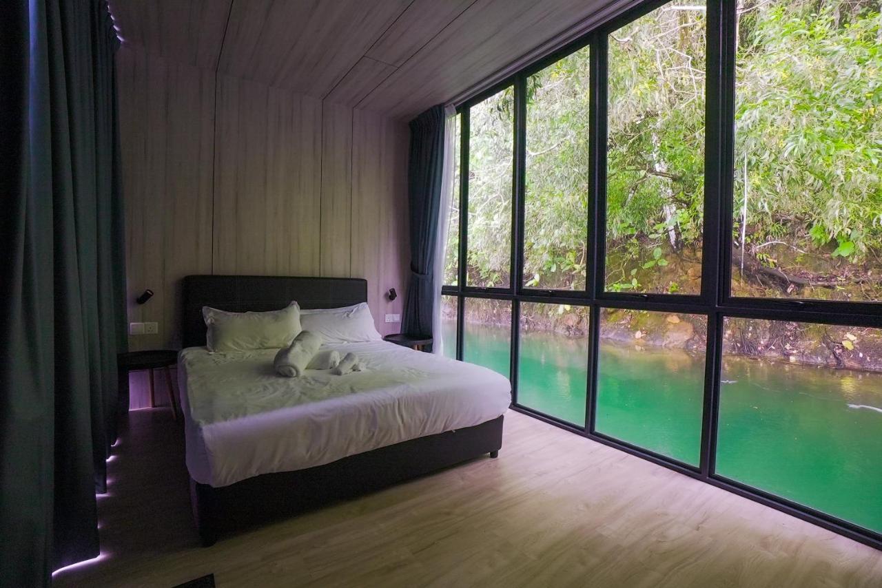 Roxy Tasik Biru Resort City Bau Exterior photo