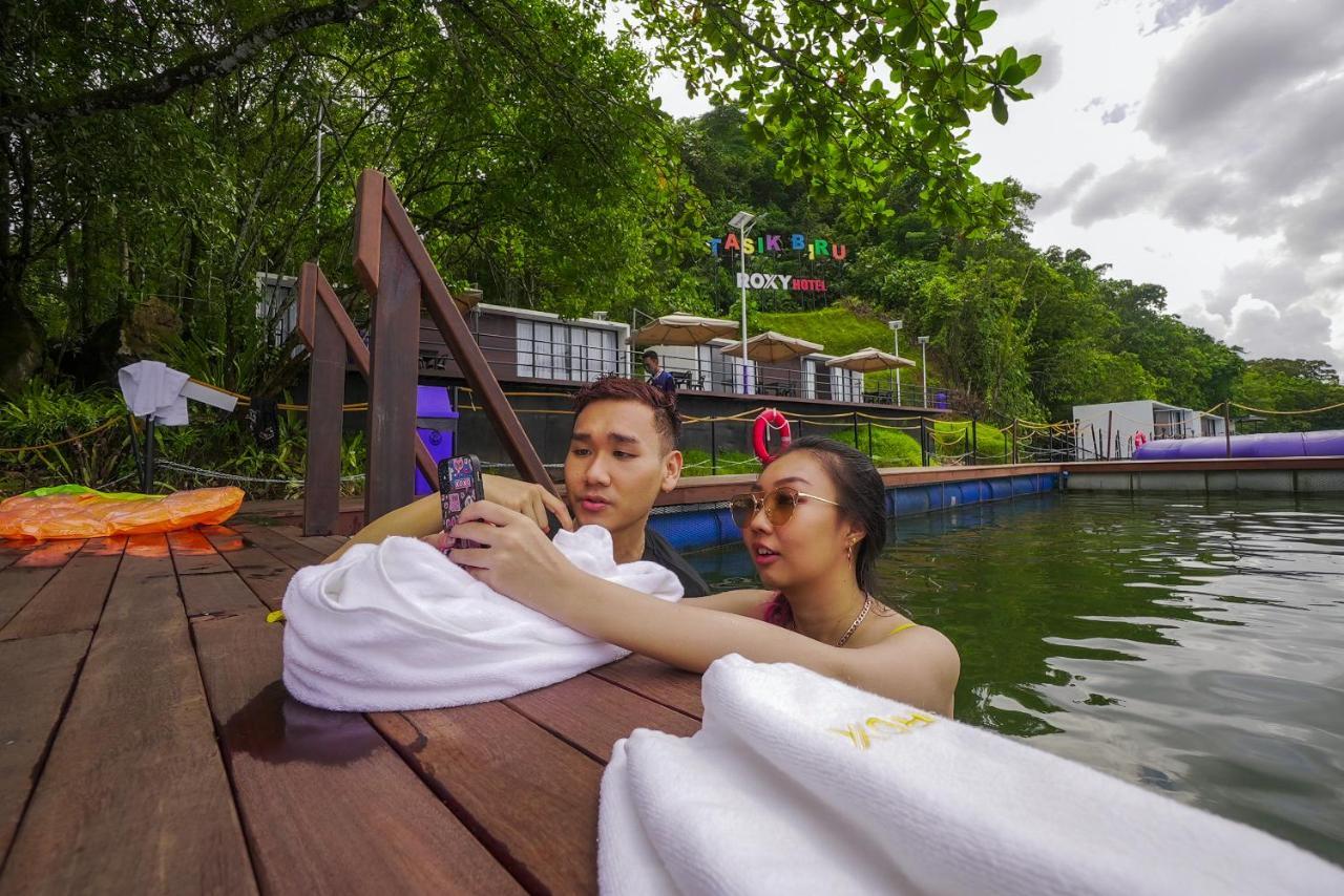 Roxy Tasik Biru Resort City Bau Exterior photo