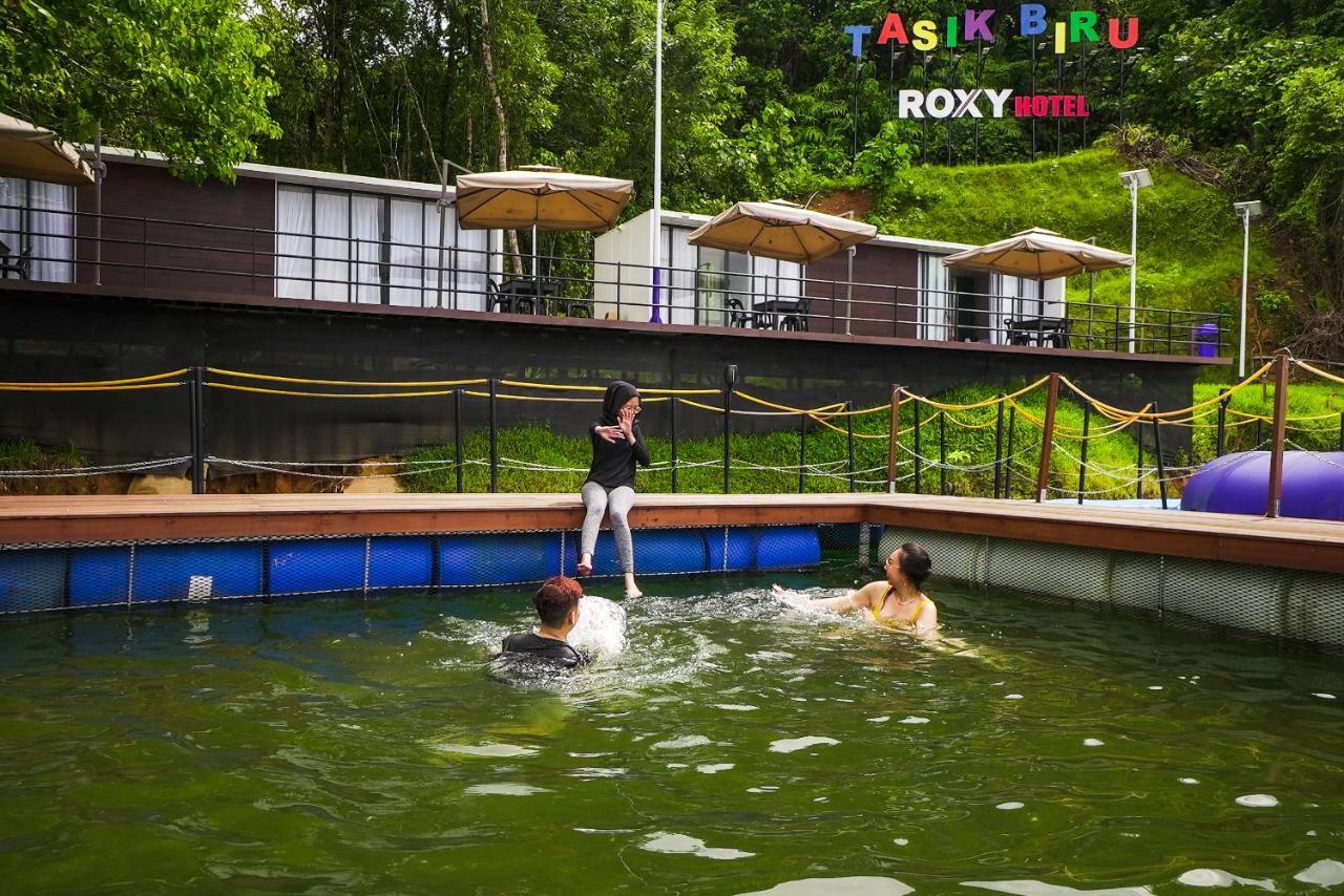 Roxy Tasik Biru Resort City Bau Exterior photo
