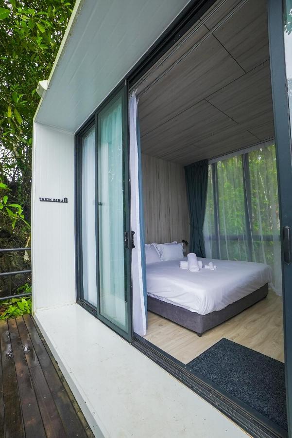 Roxy Tasik Biru Resort City Bau Exterior photo