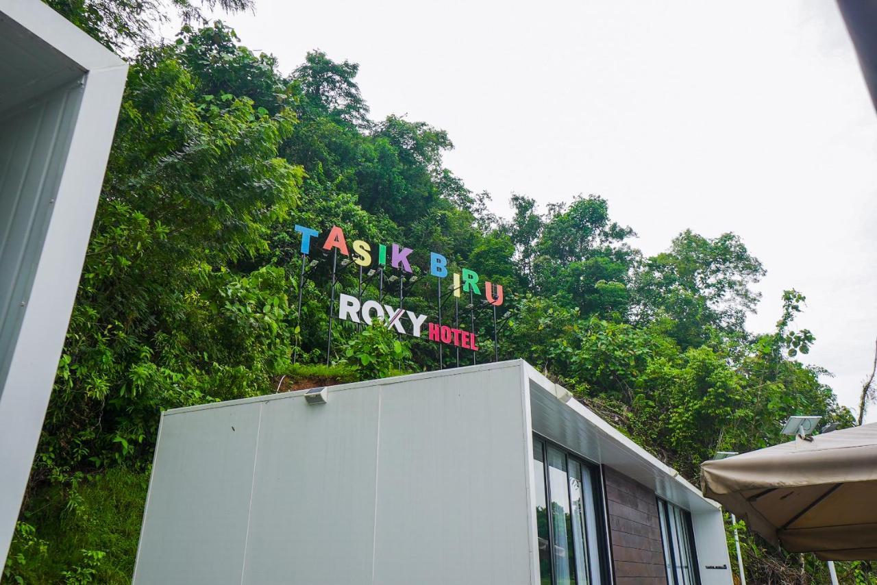 Roxy Tasik Biru Resort City Bau Exterior photo