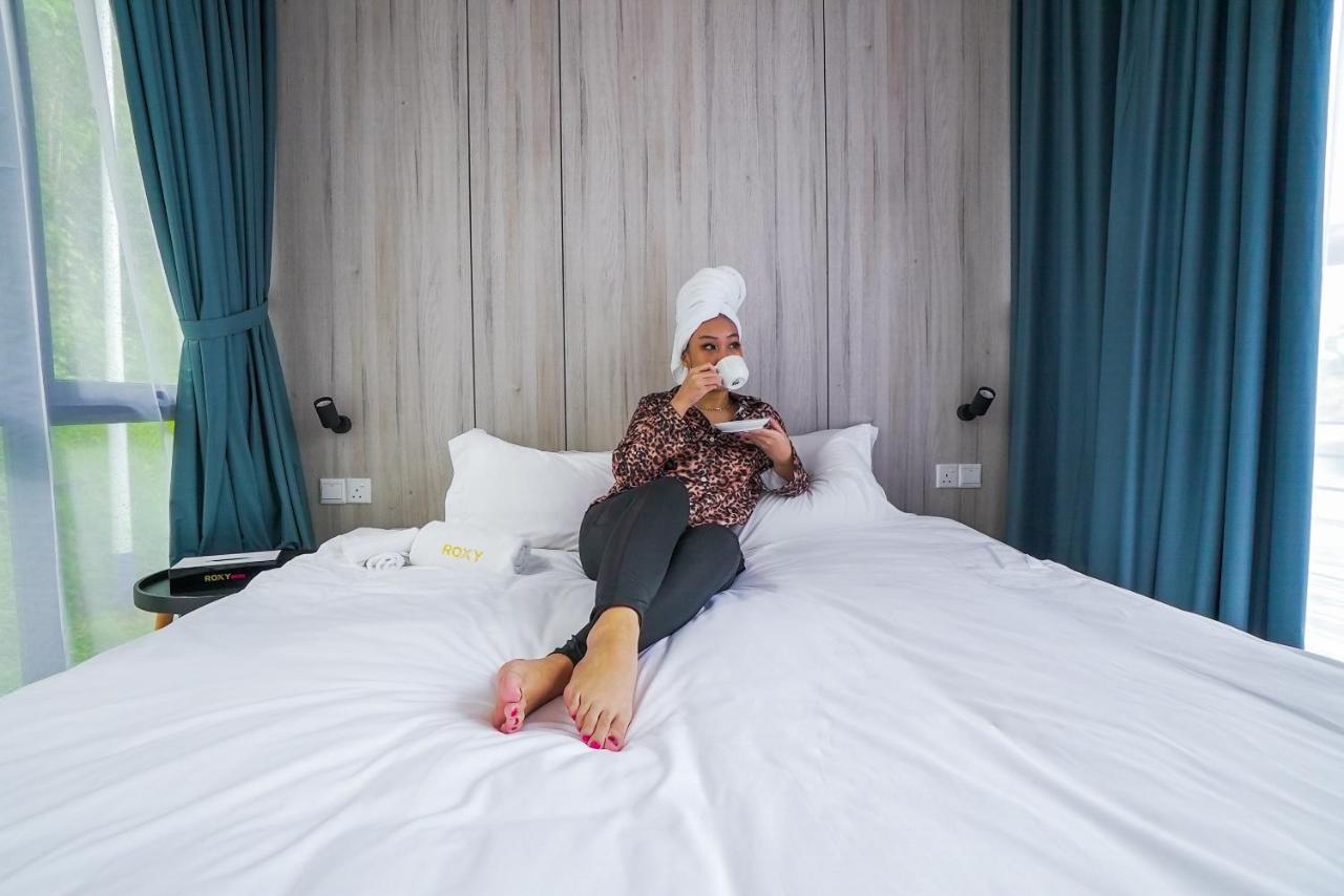 Roxy Tasik Biru Resort City Bau Exterior photo