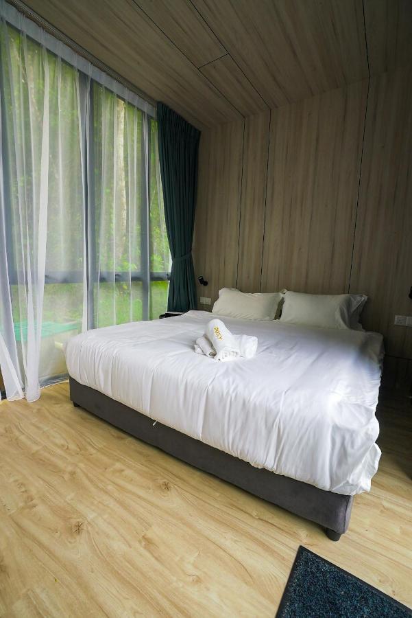 Roxy Tasik Biru Resort City Bau Exterior photo