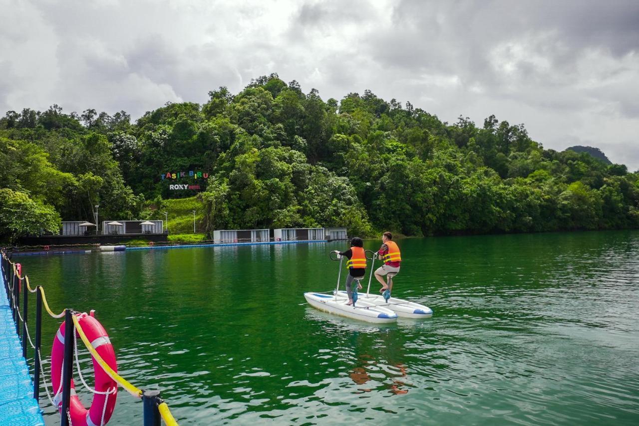 Roxy Tasik Biru Resort City Bau Exterior photo