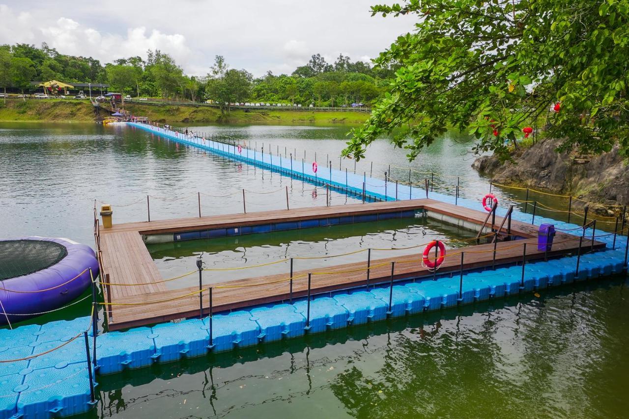 Roxy Tasik Biru Resort City Bau Exterior photo