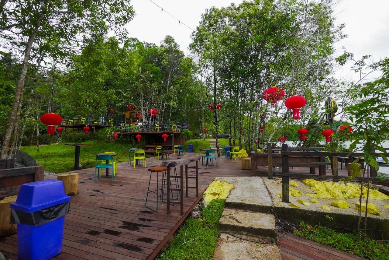 Roxy Tasik Biru Resort City Bau Exterior photo
