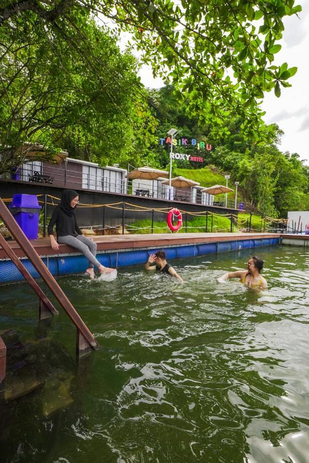 Roxy Tasik Biru Resort City Bau Exterior photo